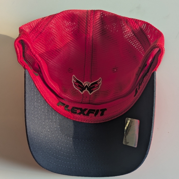 #3 - Washington Capitals Merchandise Authentic Reebok Shirt #8 & NHL Cap - Picture 15 of 16